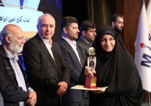 تندیس زرین رضایتمندی مشتری به فولاد خوزستان رسید