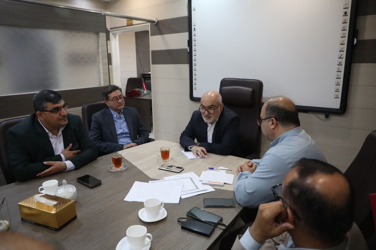 استاندار خوزستان بر رفع چالش‌های داروسازان تأکید کرد