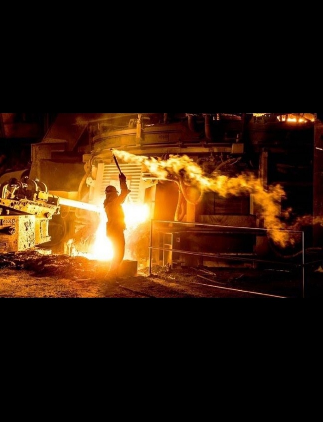 شرکت فولاد خوزستان با ثبت ۹ رکورد تولیدی در فروردین ماه ۱۴۰۴، با توجه به محدودیت‌های انرژی در بخش‌های فولادسازی و احیاها، توان خود را به نمایش گذاشت