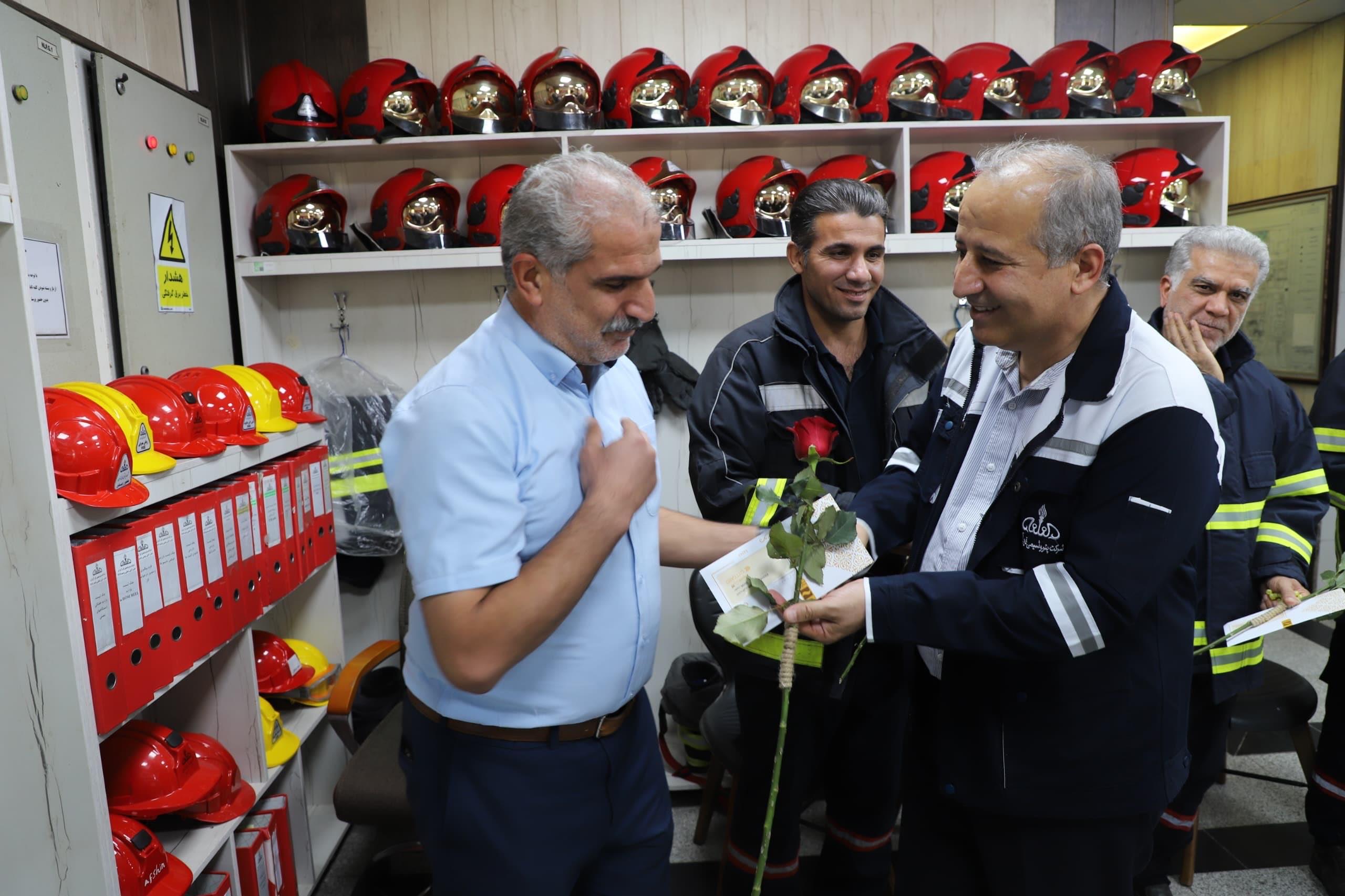 بازدید مدیرعامل پتروشیمی فن‌آوران از واحد HSE به مناسبت روز آتش‌نشانی و ایمنی