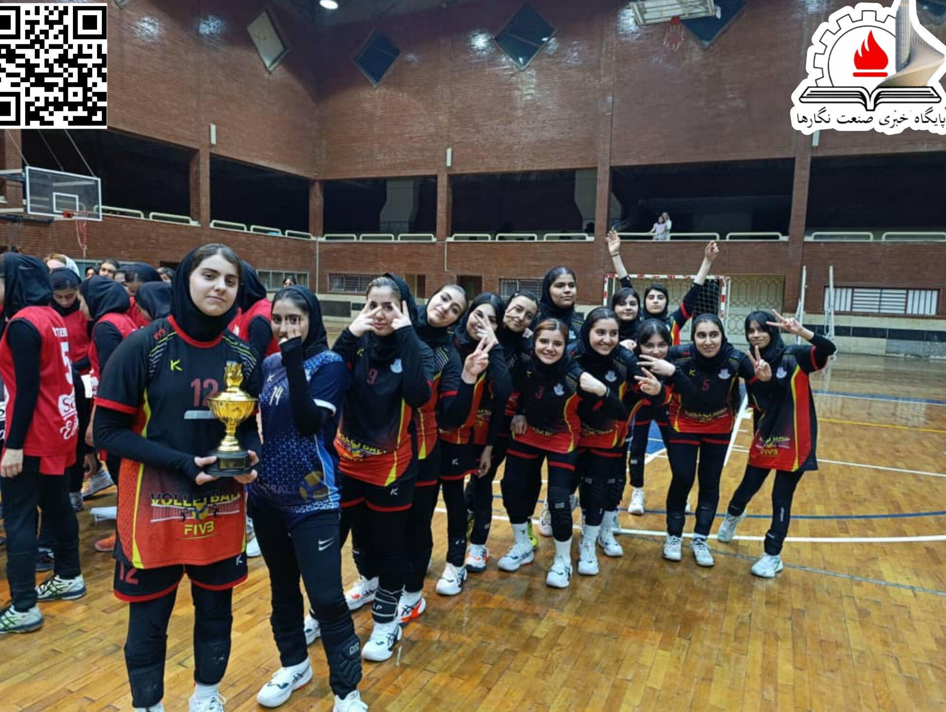 شیر دختران والیبال باشگاه فرهنگی ورزشی پتروشیمی مارون بر قله والیبال لیگ برتر استان خوزستان با اقتدار ایستادند