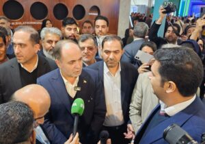 بازدید وزیر جهاد کشاورزی از کانتر آریاساسول در نمایشگاه شیلات بوشهر