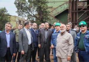 سید محمد اتابک، وزیر صنعت، معدن و تجارت پس از بازدید از بخش‌های تولیدی آسیب دیده شرکت فولاد خوزستان: