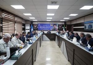 دیدار مدیر HSE شرکت ملی نفت با کارکنان نفت و گاز مارون نجومی: دستورالعمل ­ها با مشورت بهره­ بردارها بازنگری می­شوند