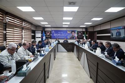 دیدار مدیر HSE شرکت ملی نفت با کارکنان نفت و گاز مارون نجومی: دستورالعمل ­ها با مشورت بهره­ بردارها بازنگری می­شوند